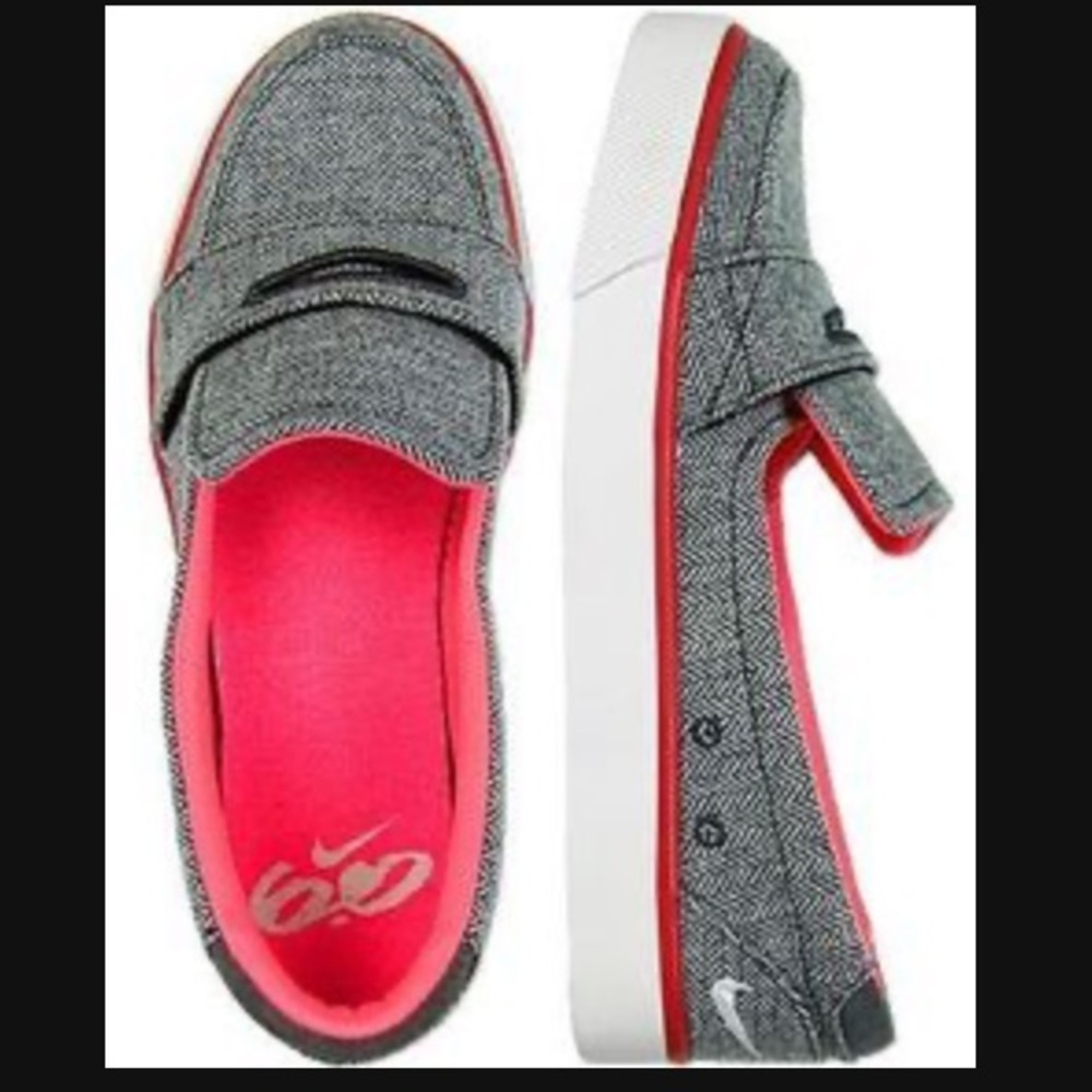 Women's Nike Balsa Canvas Plaid Slip On Shoes!! 

Worn once